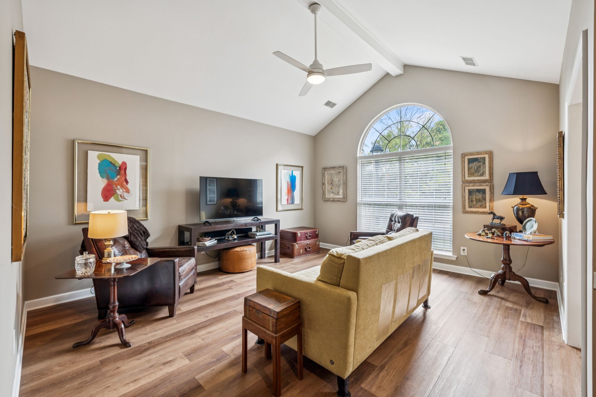 4 Hurd Ct