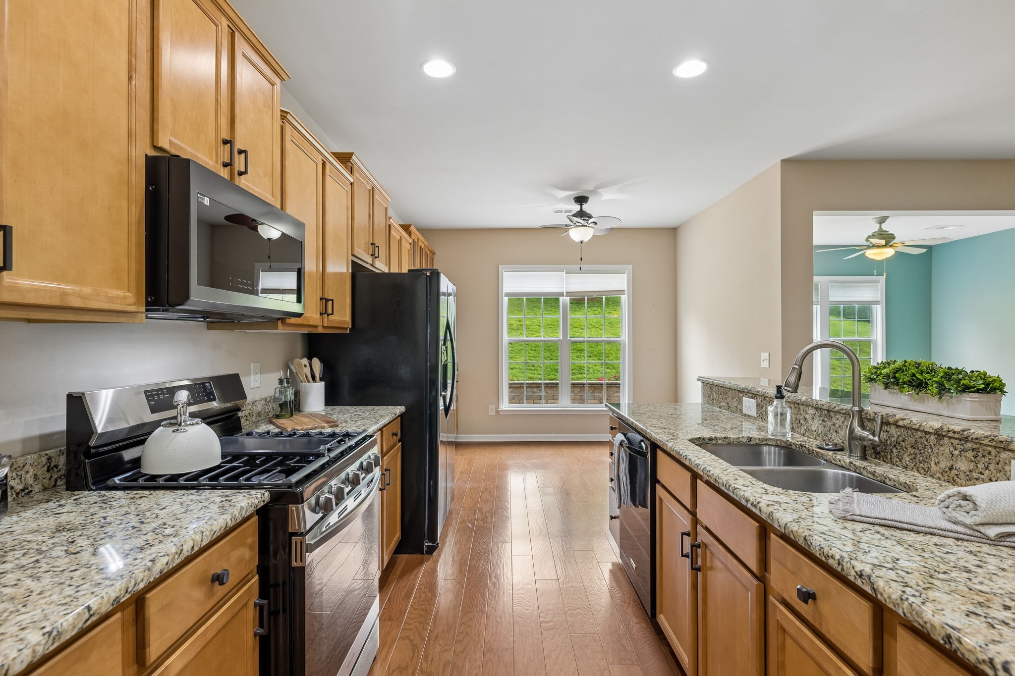 304 Palisade Dr