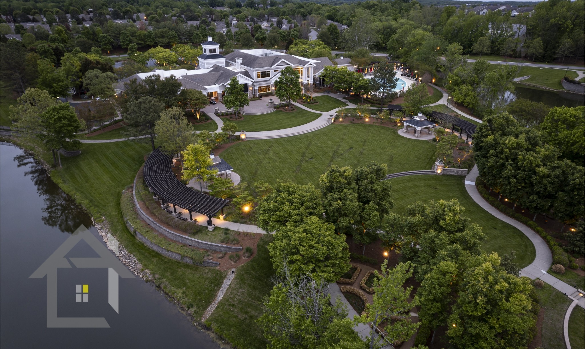 304 Palisade Dr