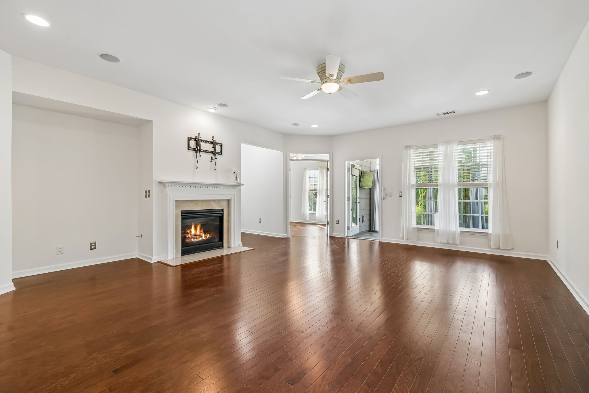 114 Privateer Ln