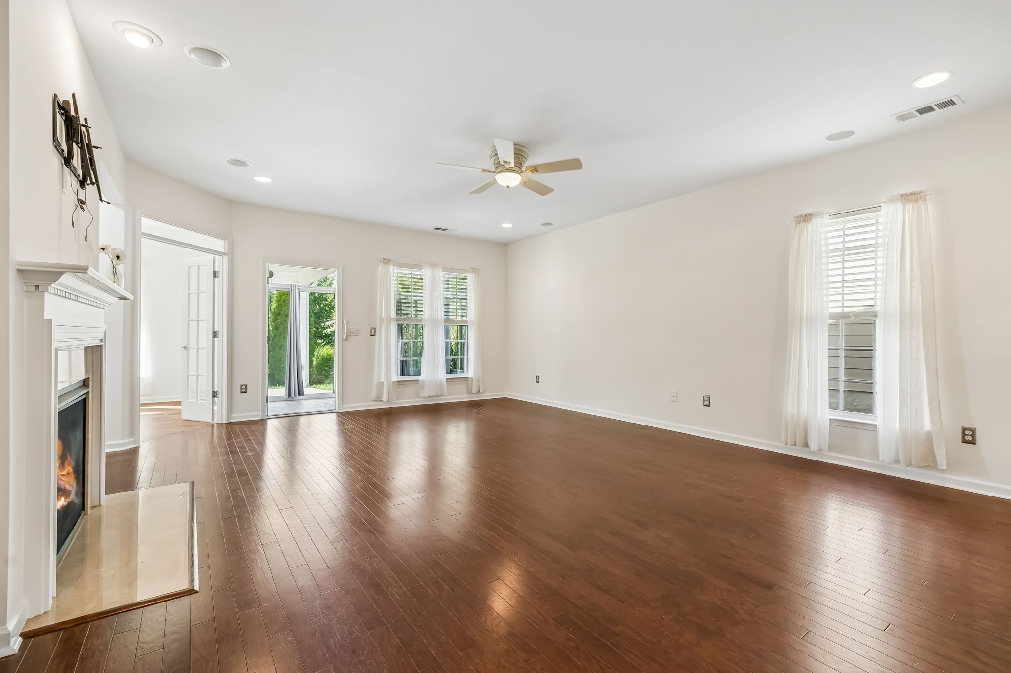 114 Privateer Ln