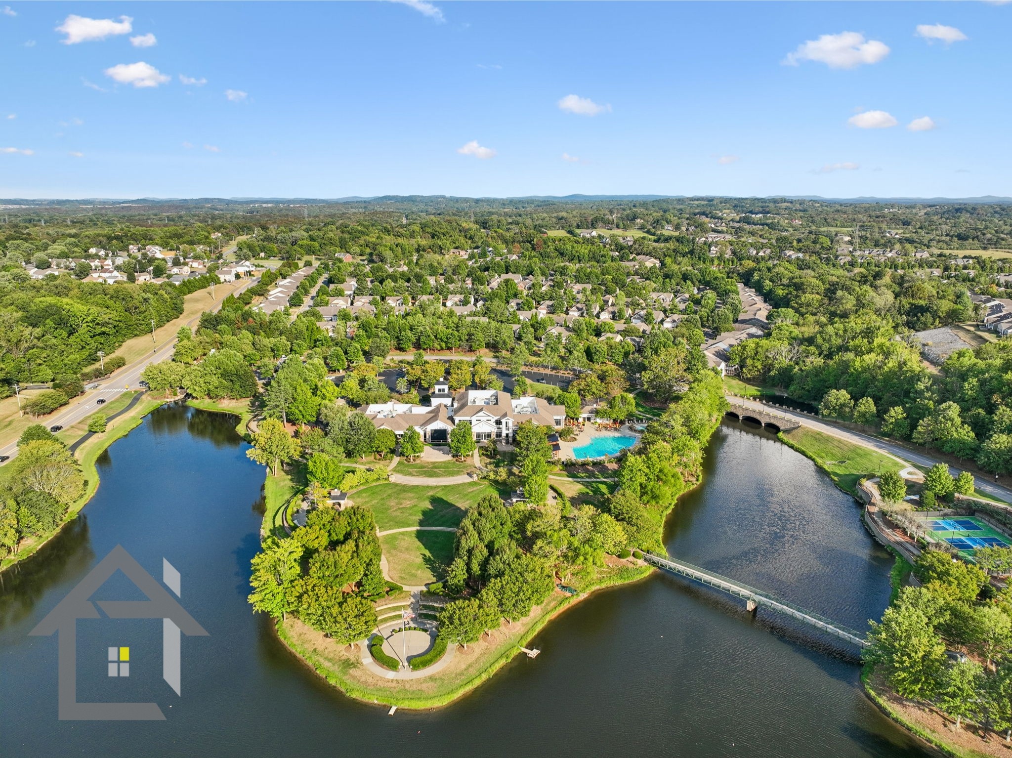 114 Privateer Ln