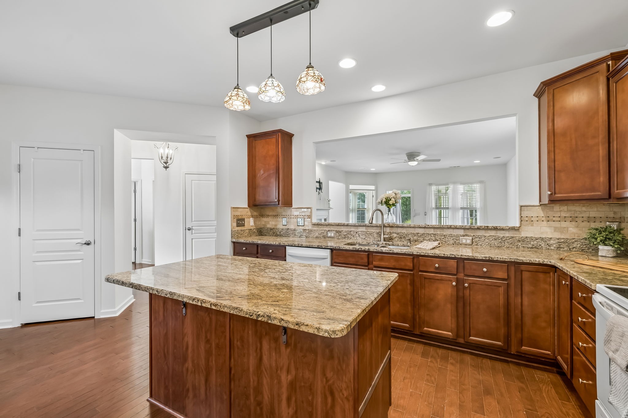 114 Privateer Ln