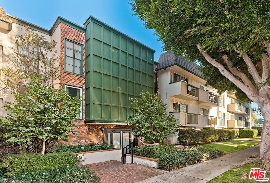 3640 Cardiff Ave Unit: 118