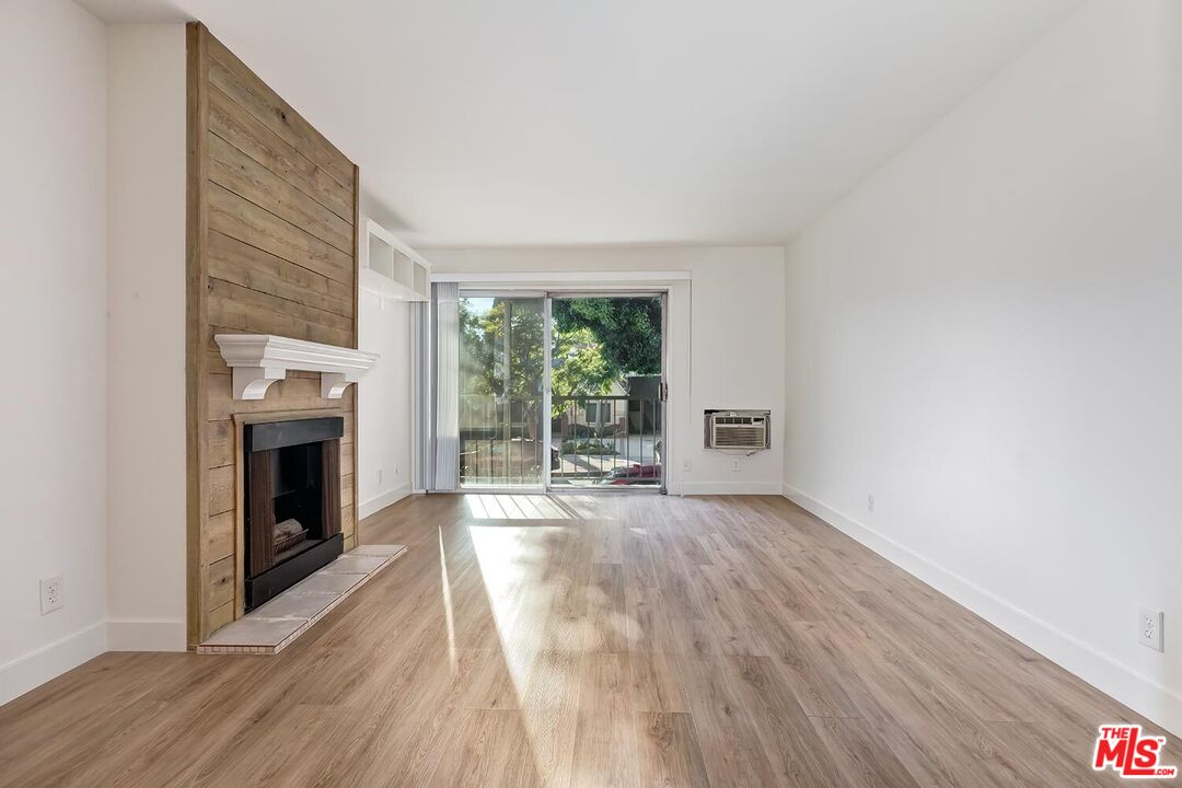 3640 Cardiff Ave Unit: 118