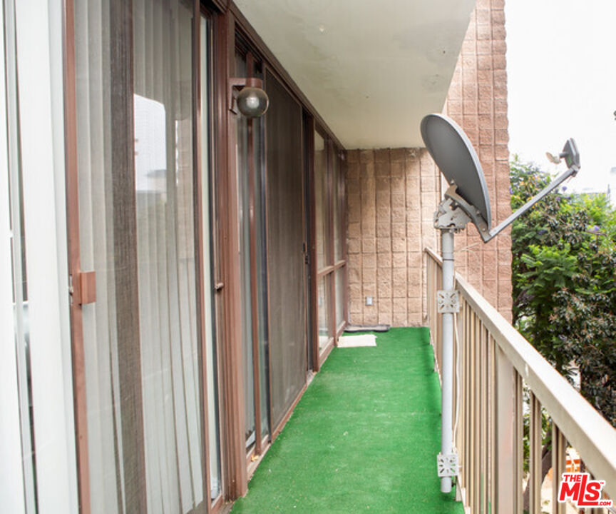 10966 Rochester Ave Unit: 3E