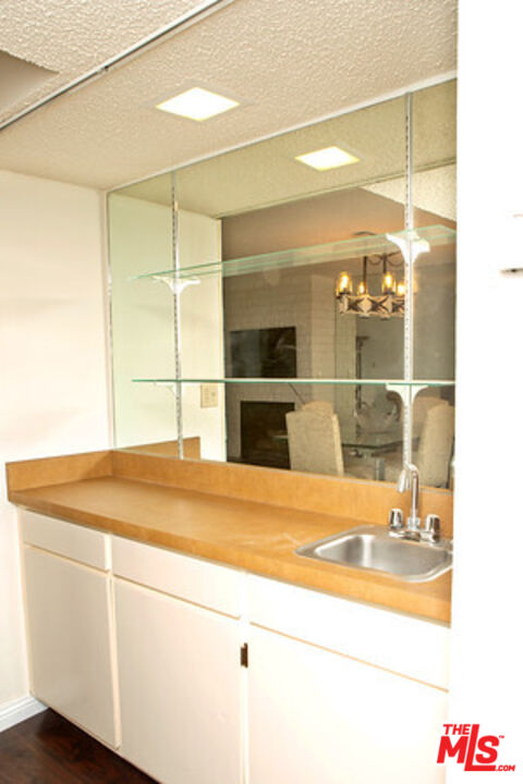 10966 Rochester Ave Unit: 3E