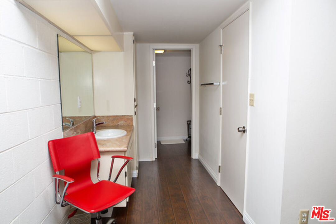 10966 Rochester Ave Unit: 3E