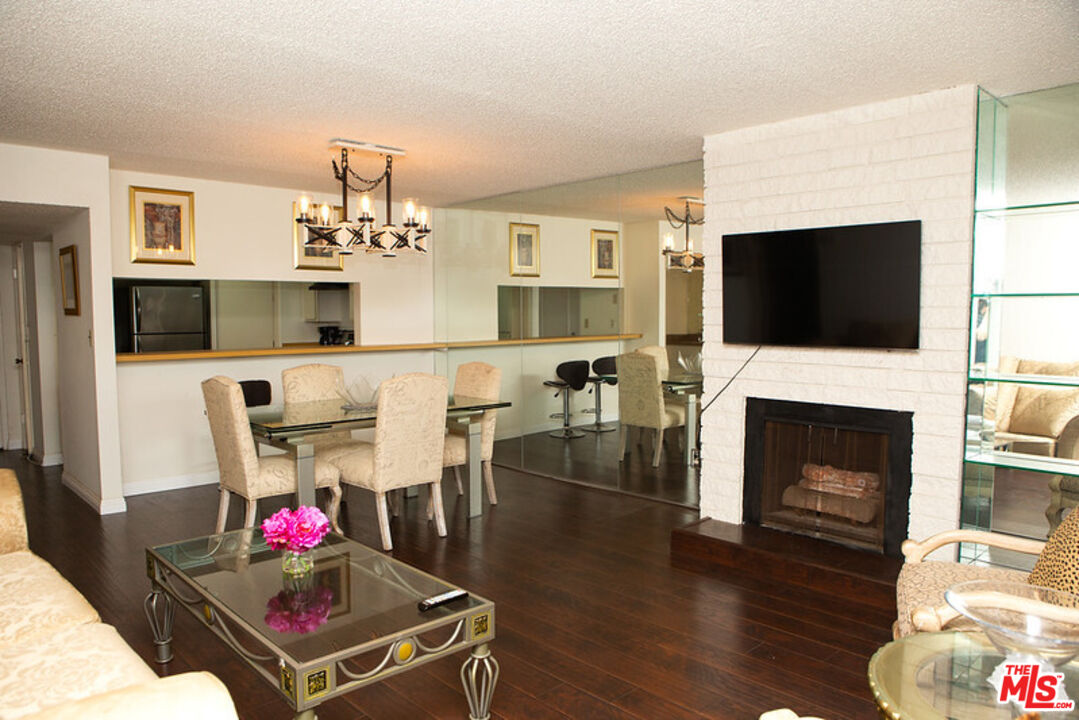 10966 Rochester Ave Unit: 3E