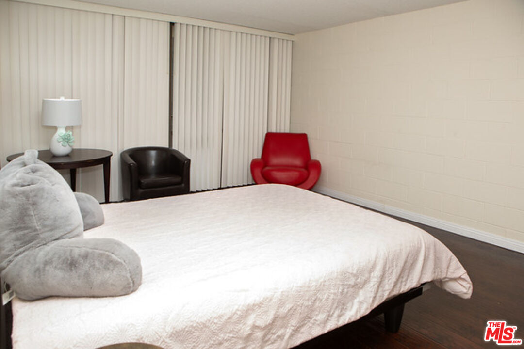 10966 Rochester Ave Unit: 3E