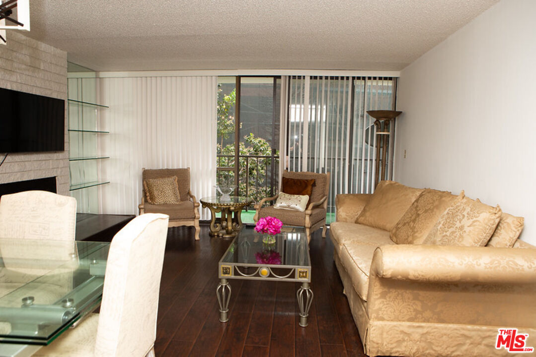 10966 Rochester Ave Unit: 3E