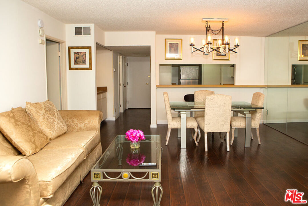 10966 Rochester Ave Unit: 3E