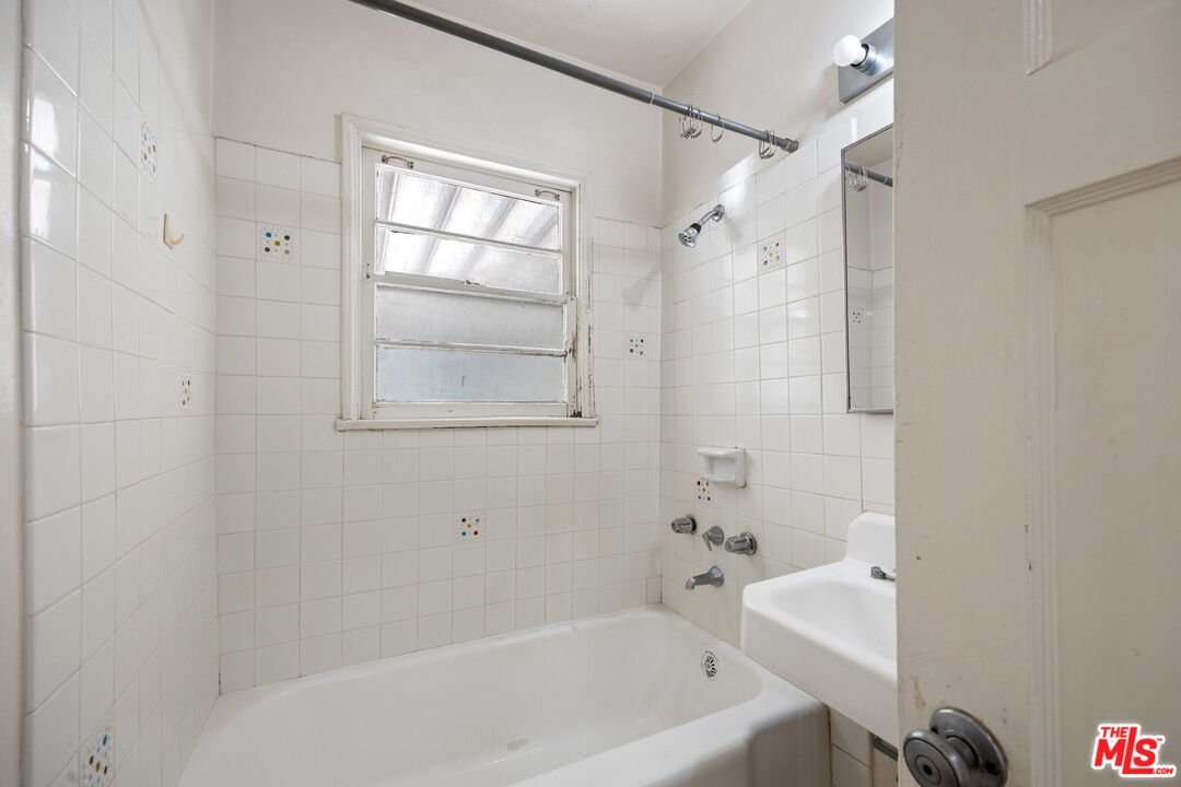 5147 Garden Grove Ave