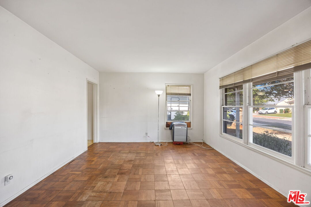 5147 Garden Grove Ave