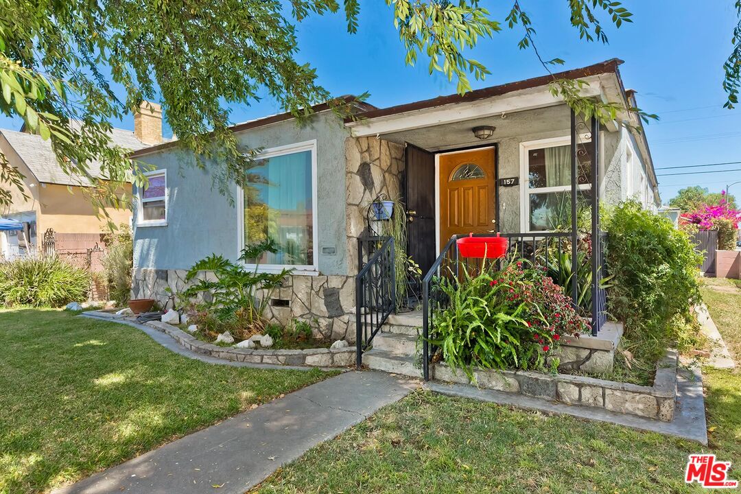 157 E 102nd St