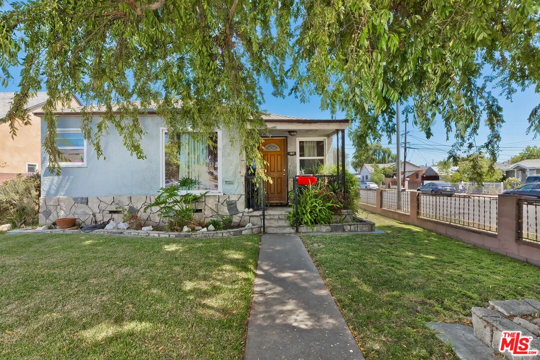 157 E 102nd St