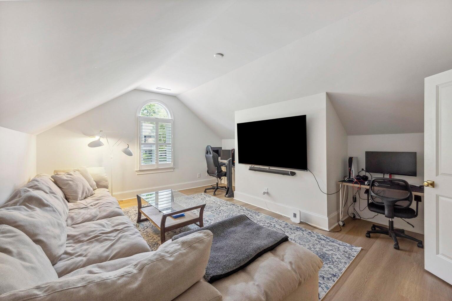 1280 Waterfront Drive