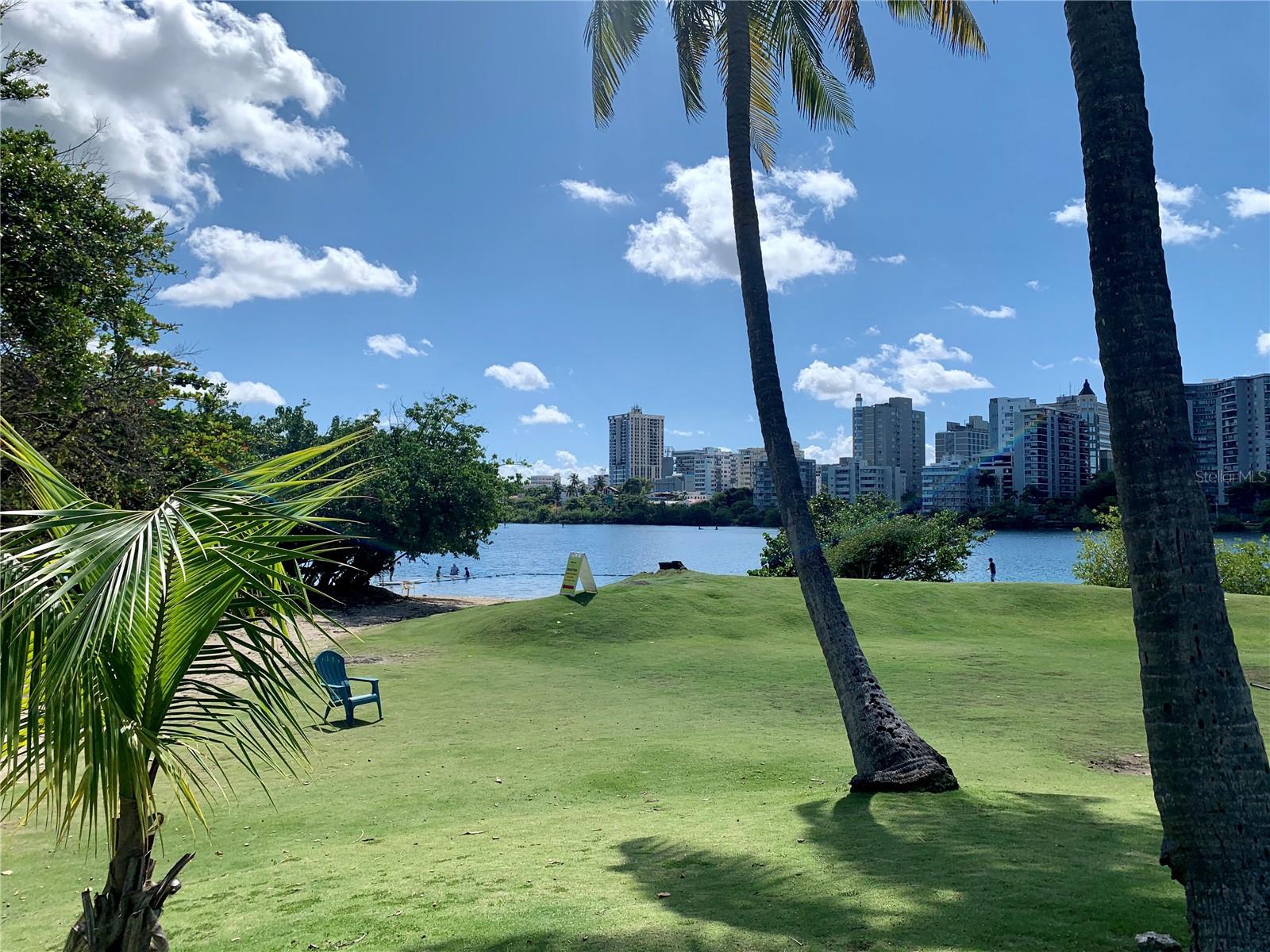 860 ASHFORD AVE. #8D