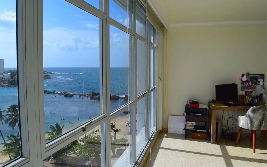 860 ASHFORD AVE. #8D