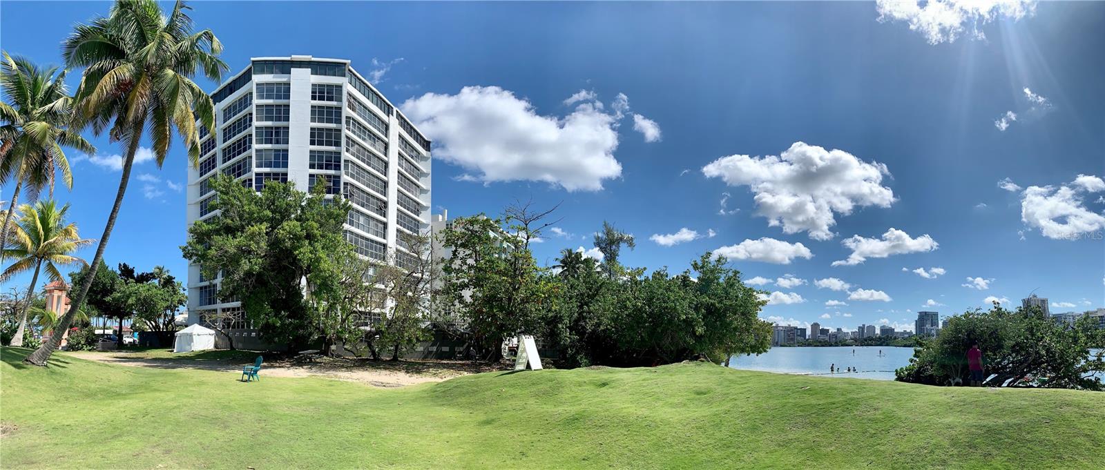 860 ASHFORD AVE. #8D