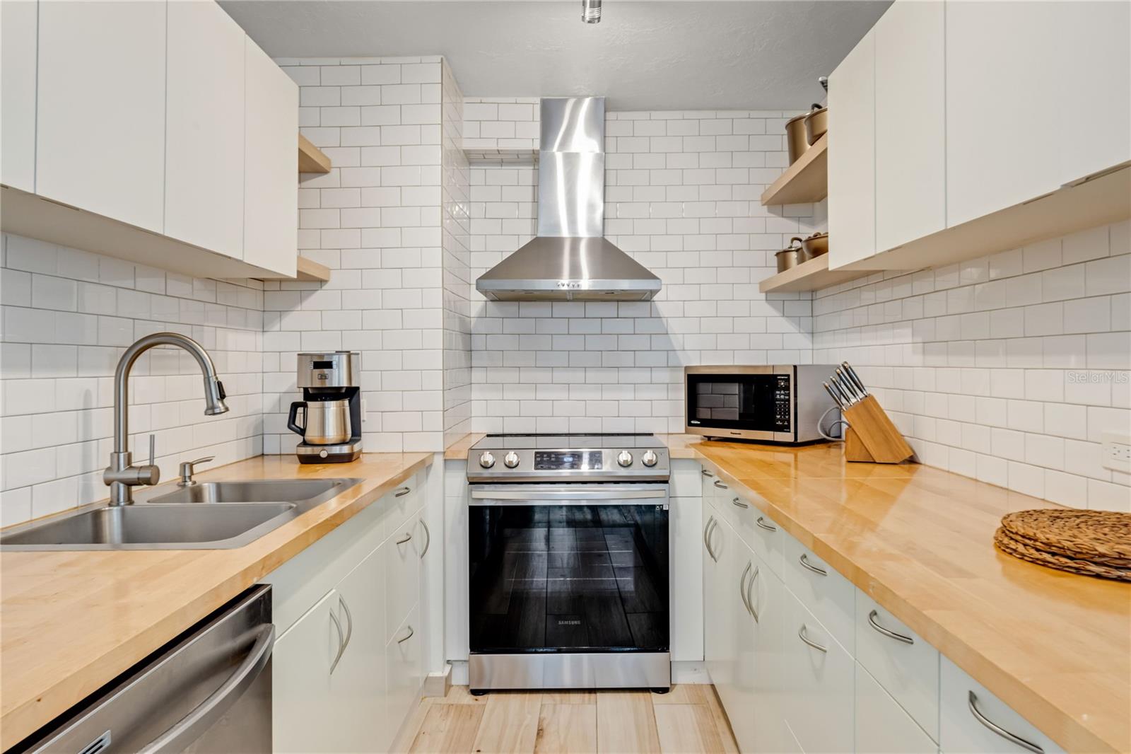 C2G6 Avenida Pontezuela PR-190 #1