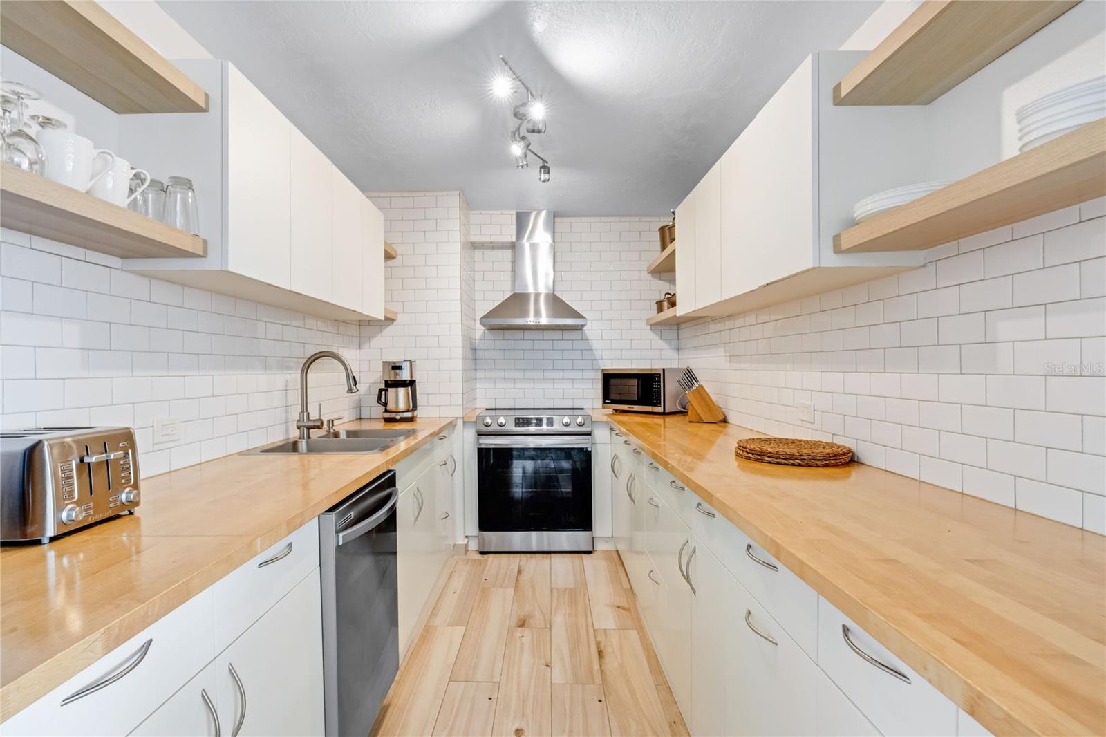 C2G6 Avenida Pontezuela PR-190 #1