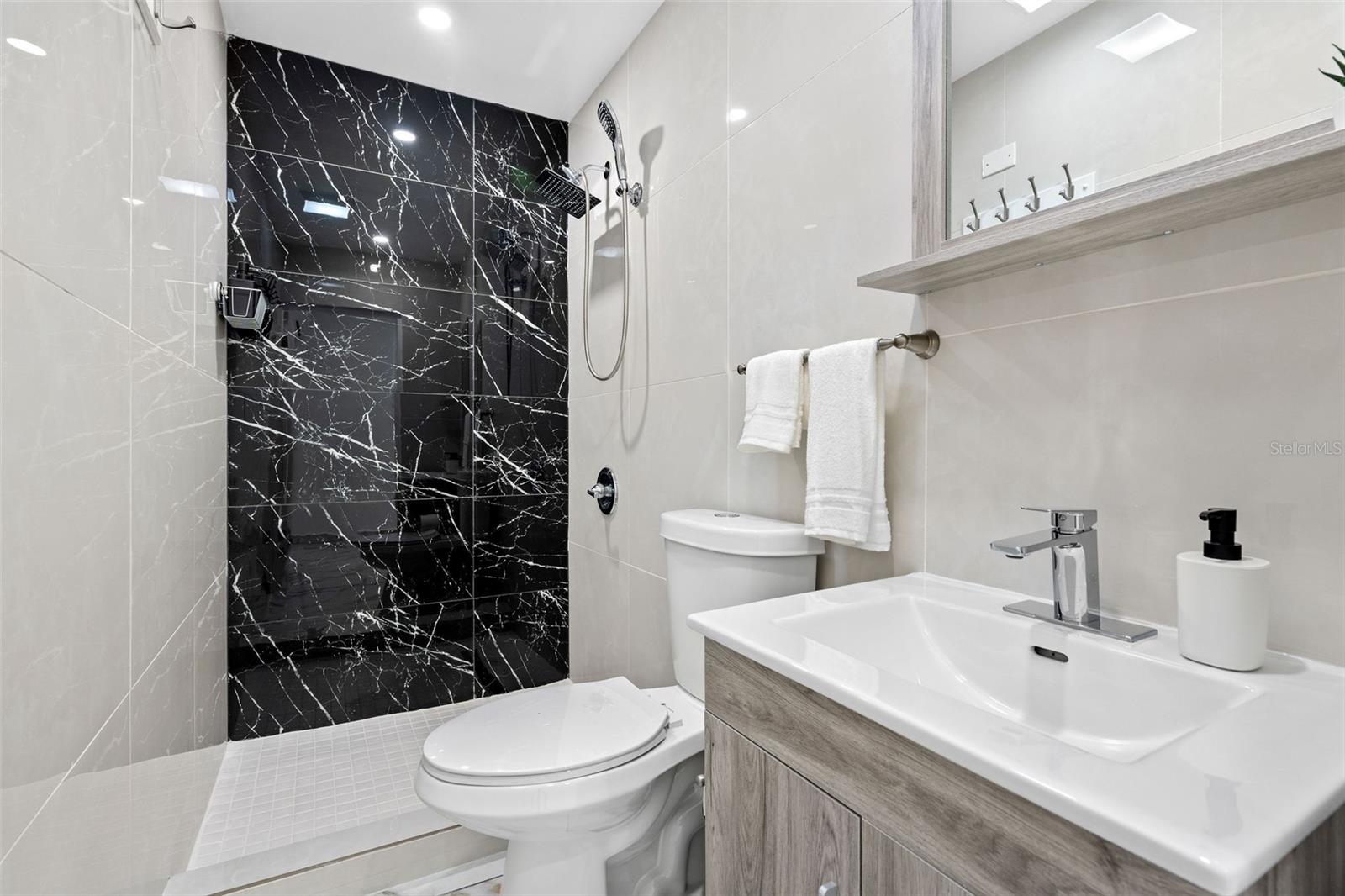 1035 CALLE MARGINAL VILLAMAR