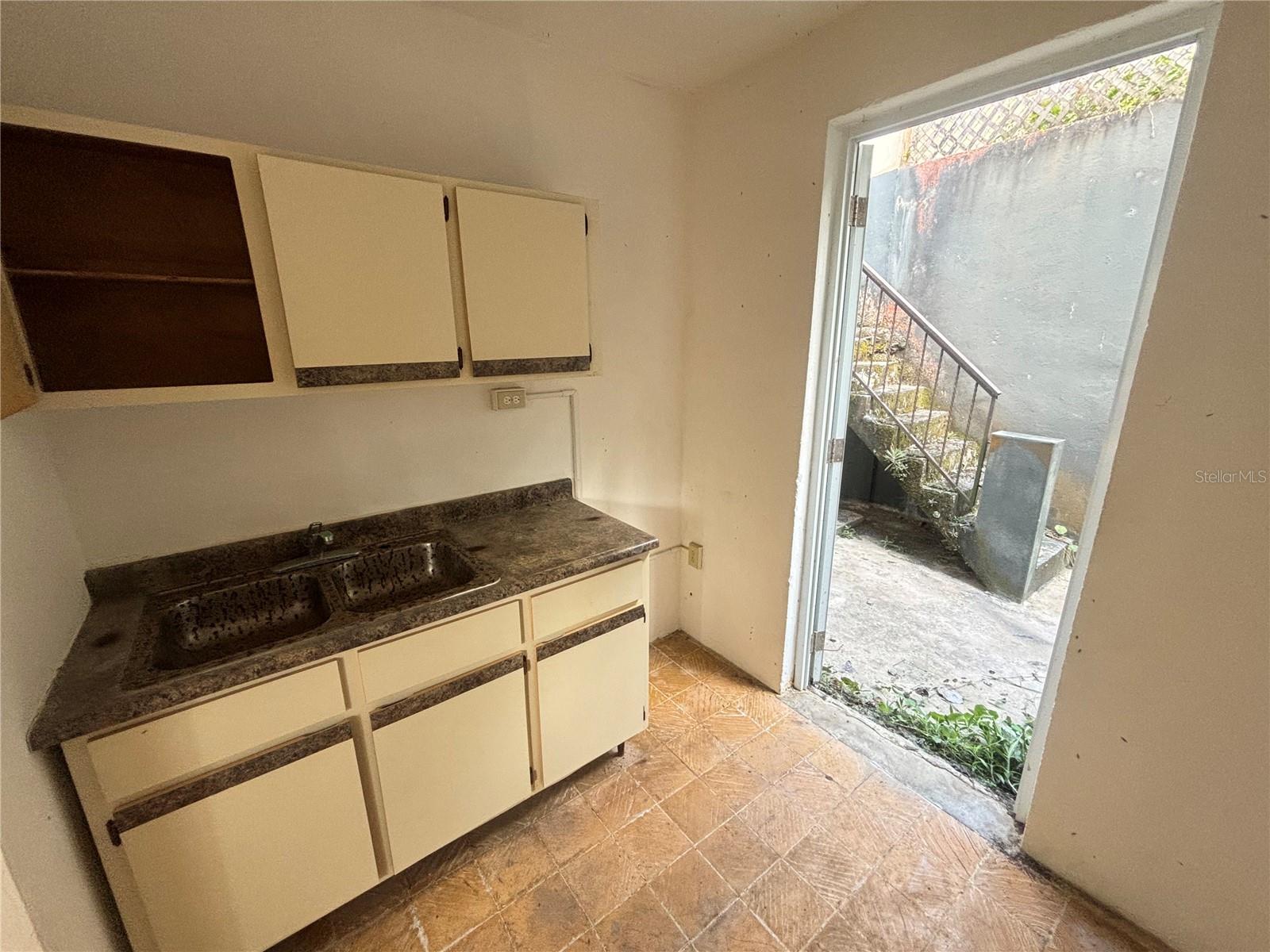 Calle Principal ESQ CALLE. DEL POZO