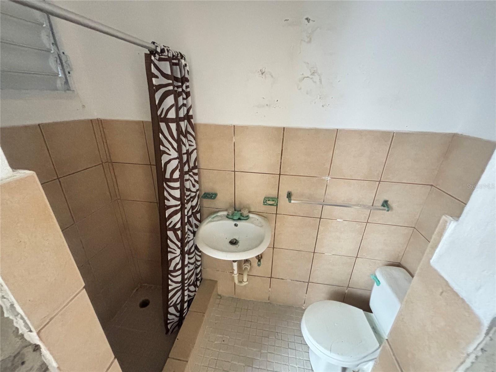 Calle Principal ESQ CALLE. DEL POZO