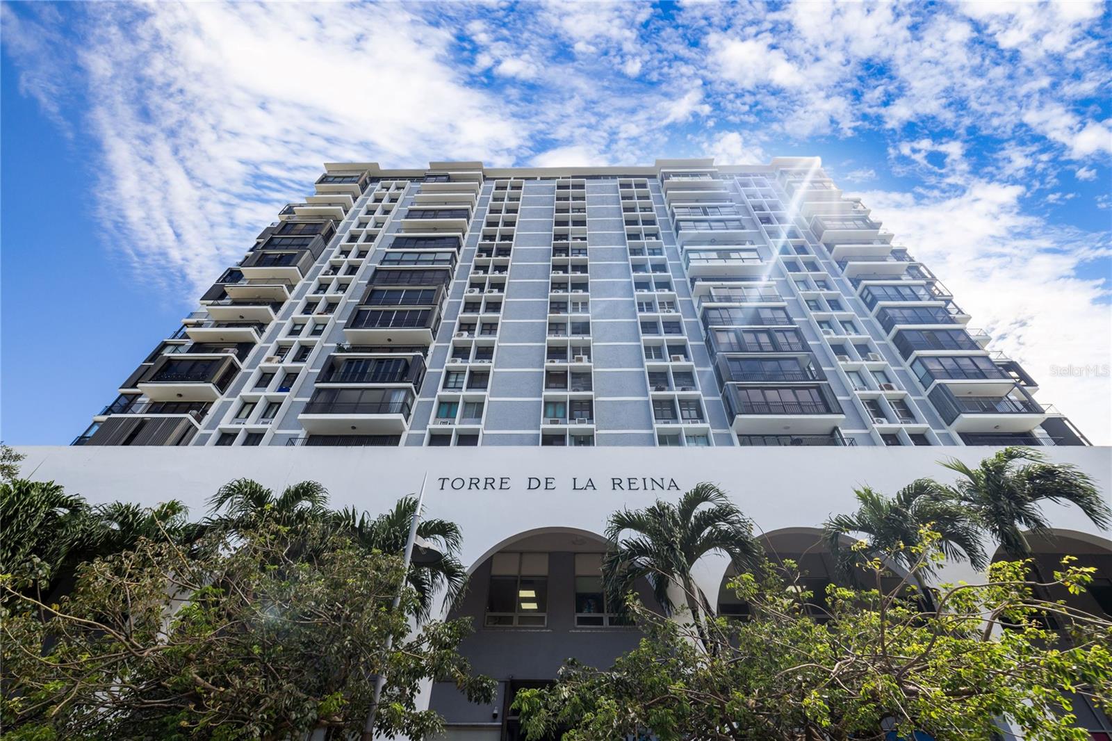 450 Av. de la Constitució APT. 11