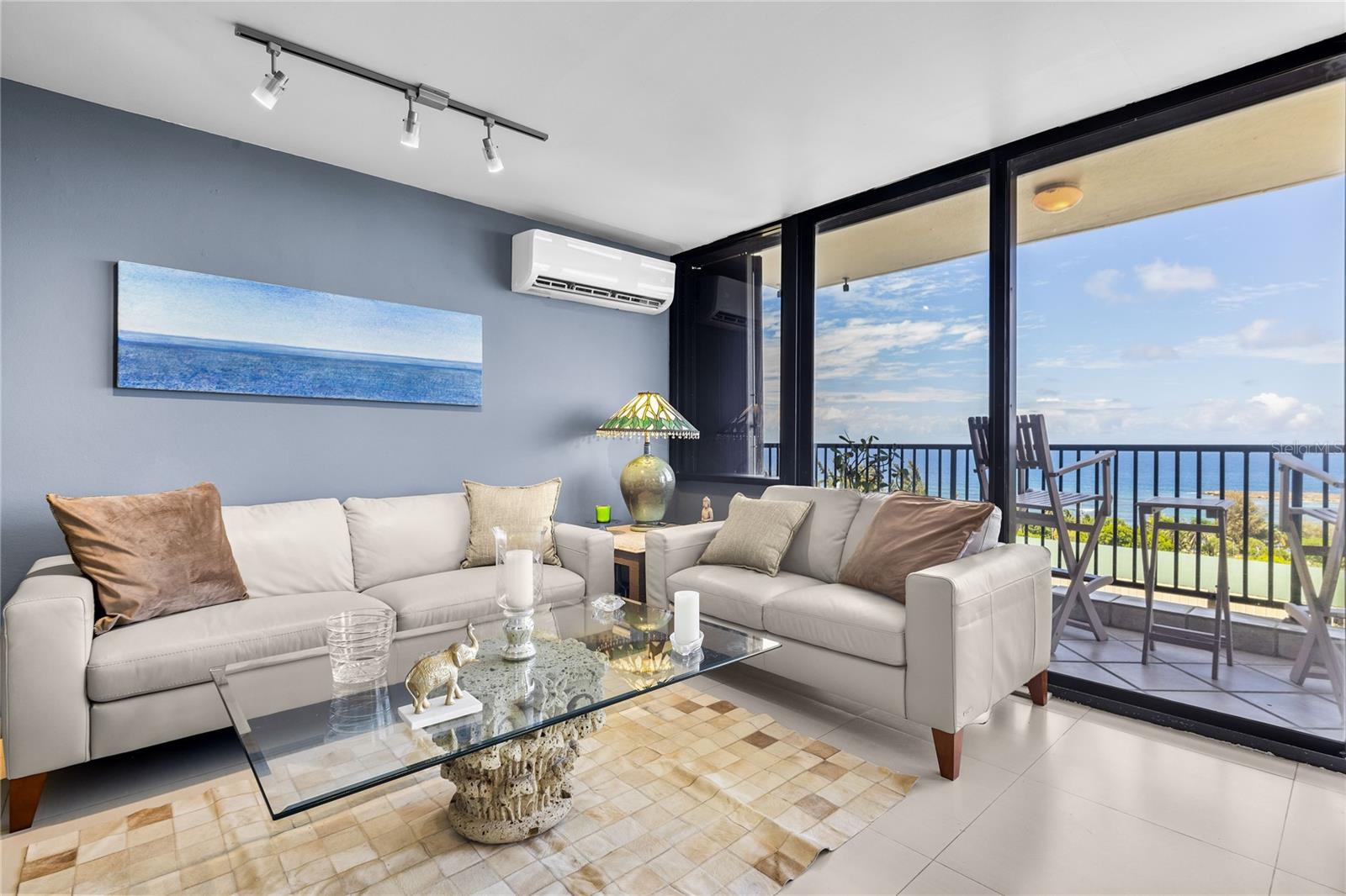 450 Av. de la Constitució APT. 11