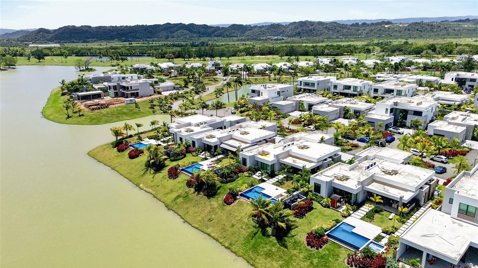 The Isles LAKEFRONT HOME