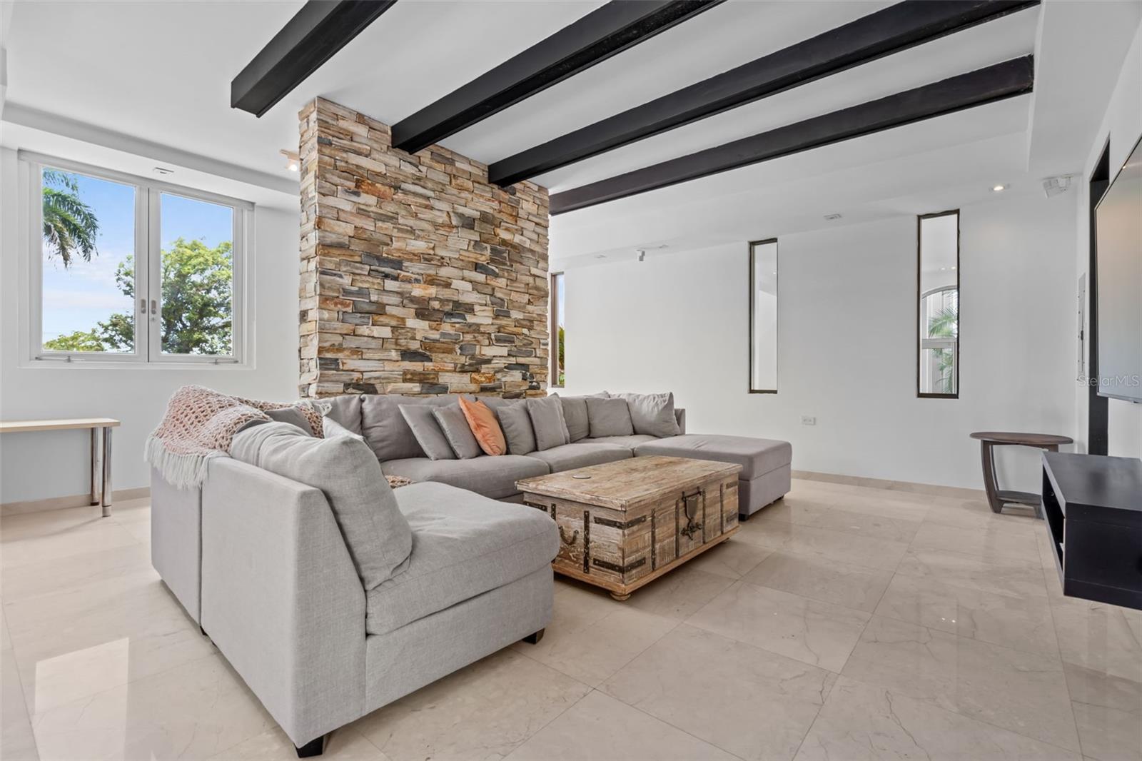 7 LA ROCA STREET BEVERLY HILLS