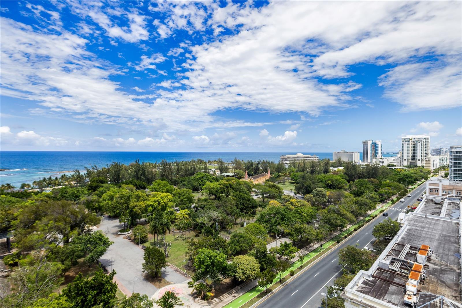 450 AVENIDA DE LA CONSTITUCIÓN