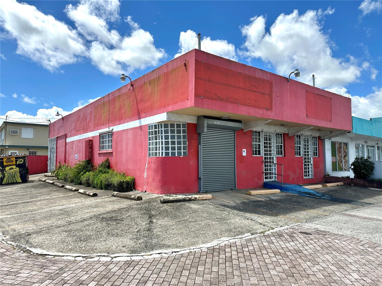 757 AVENIDA ROBERTO SÁNCHEZ VILELLA