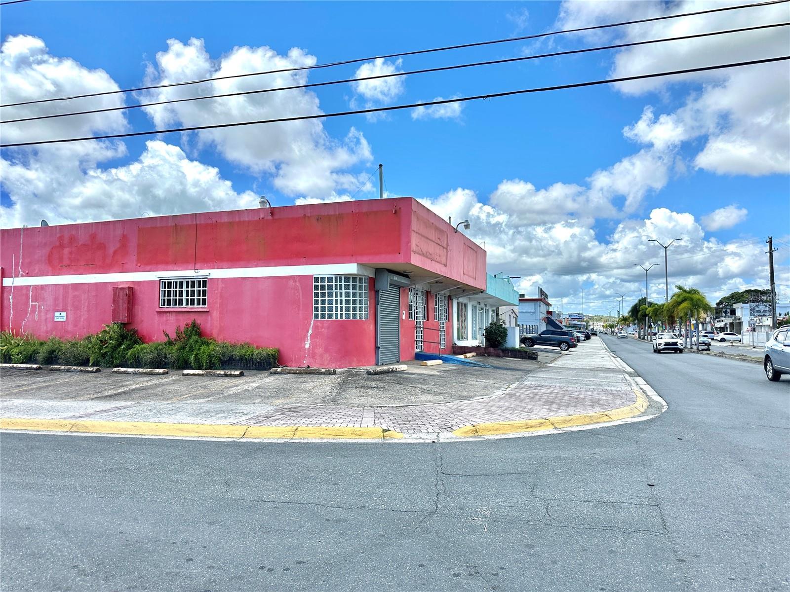 757 AVENIDA ROBERTO SÁNCHEZ VILELLA