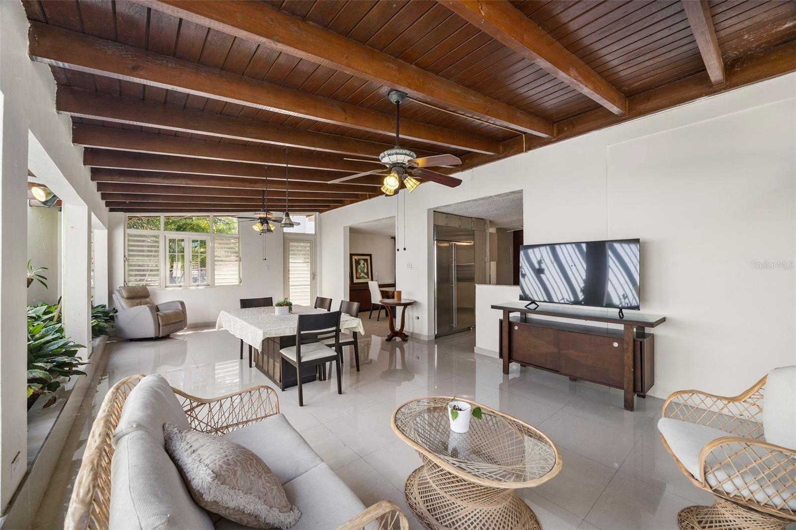 C-27 CALLE CALZADA C-27 URB EL REMANSO