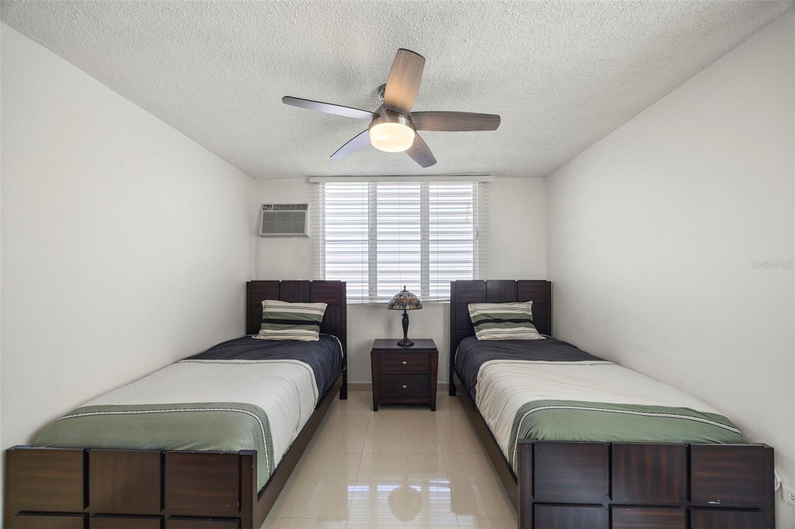 C-27 CALLE CALZADA C-27 URB EL REMANSO