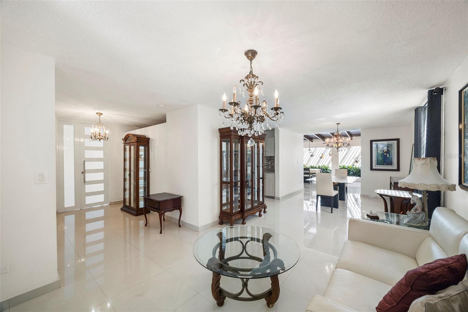 C-27 CALLE CALZADA C-27 URB EL REMANSO