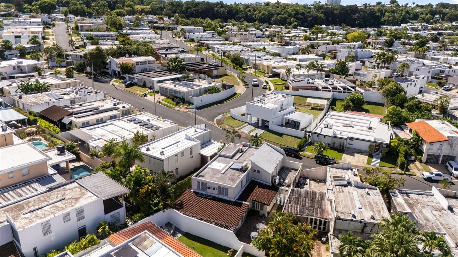 C-27 CALLE CALZADA C-27 URB EL REMANSO