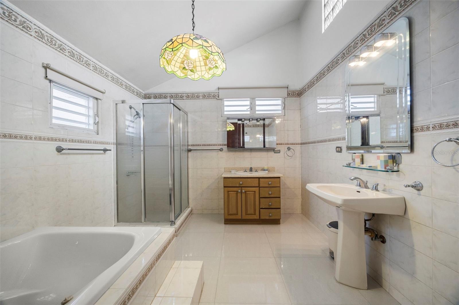 C-27 CALLE CALZADA C-27 URB EL REMANSO