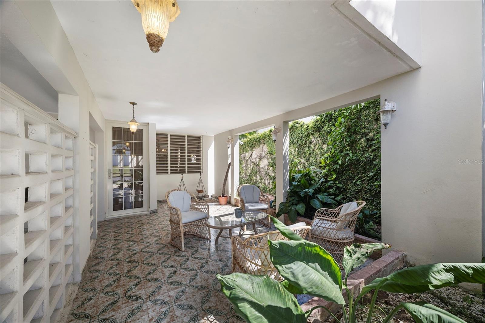 C-27 CALLE CALZADA C-27 URB EL REMANSO