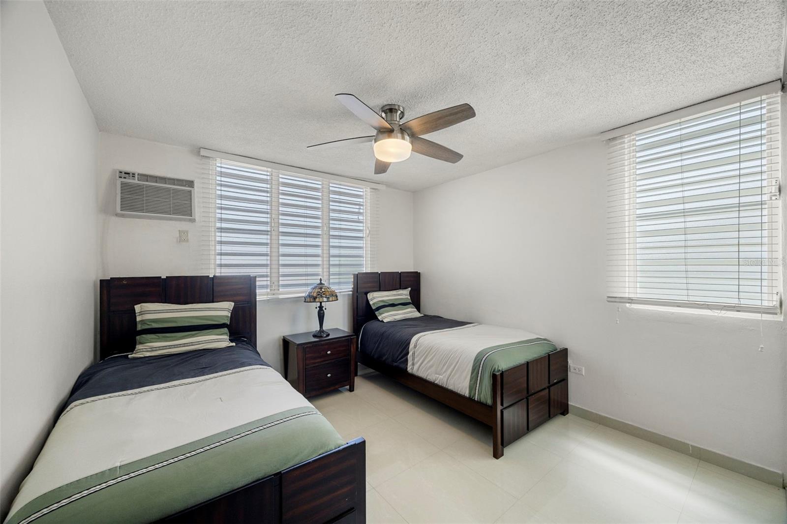 C-27 CALLE CALZADA C-27 URB EL REMANSO