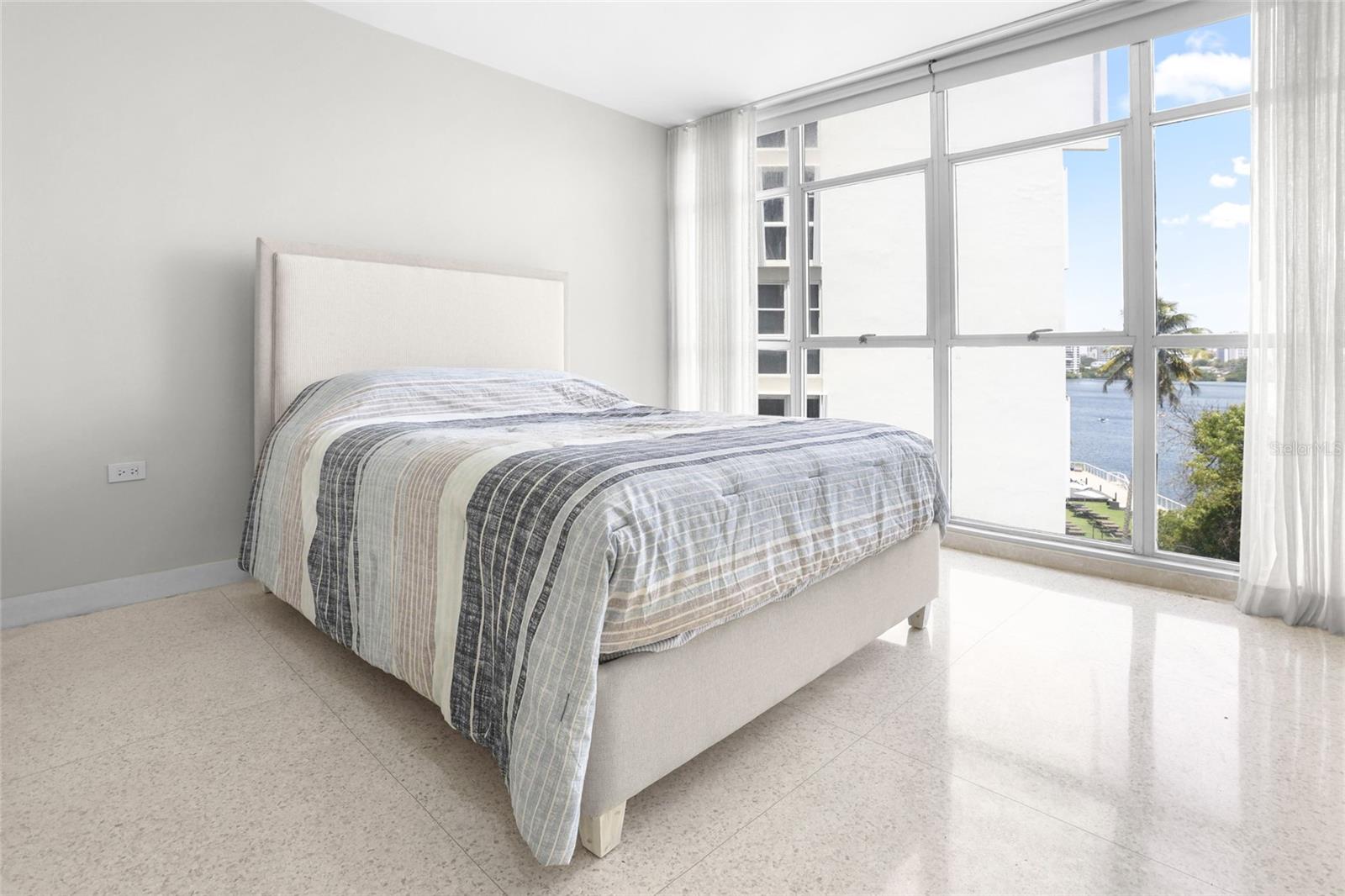 860 ASHFORD AVENUE #5C UNIT #1 #1