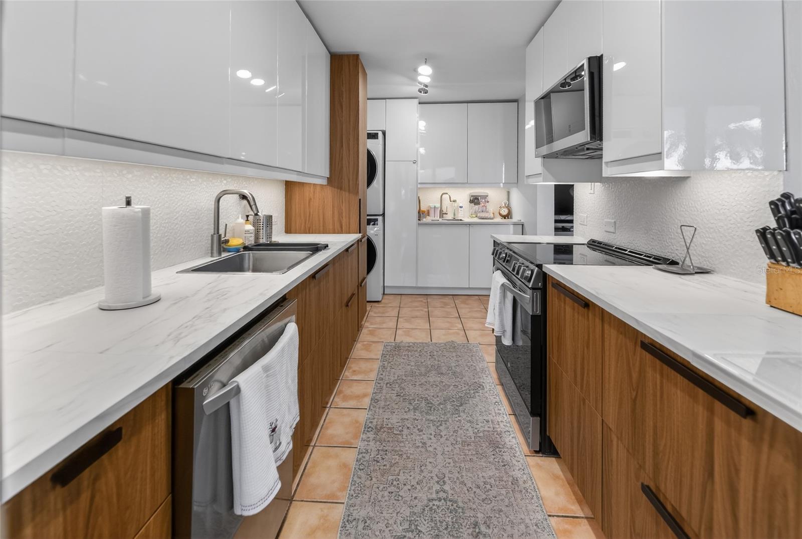 La Villa Gardens 833 #211E