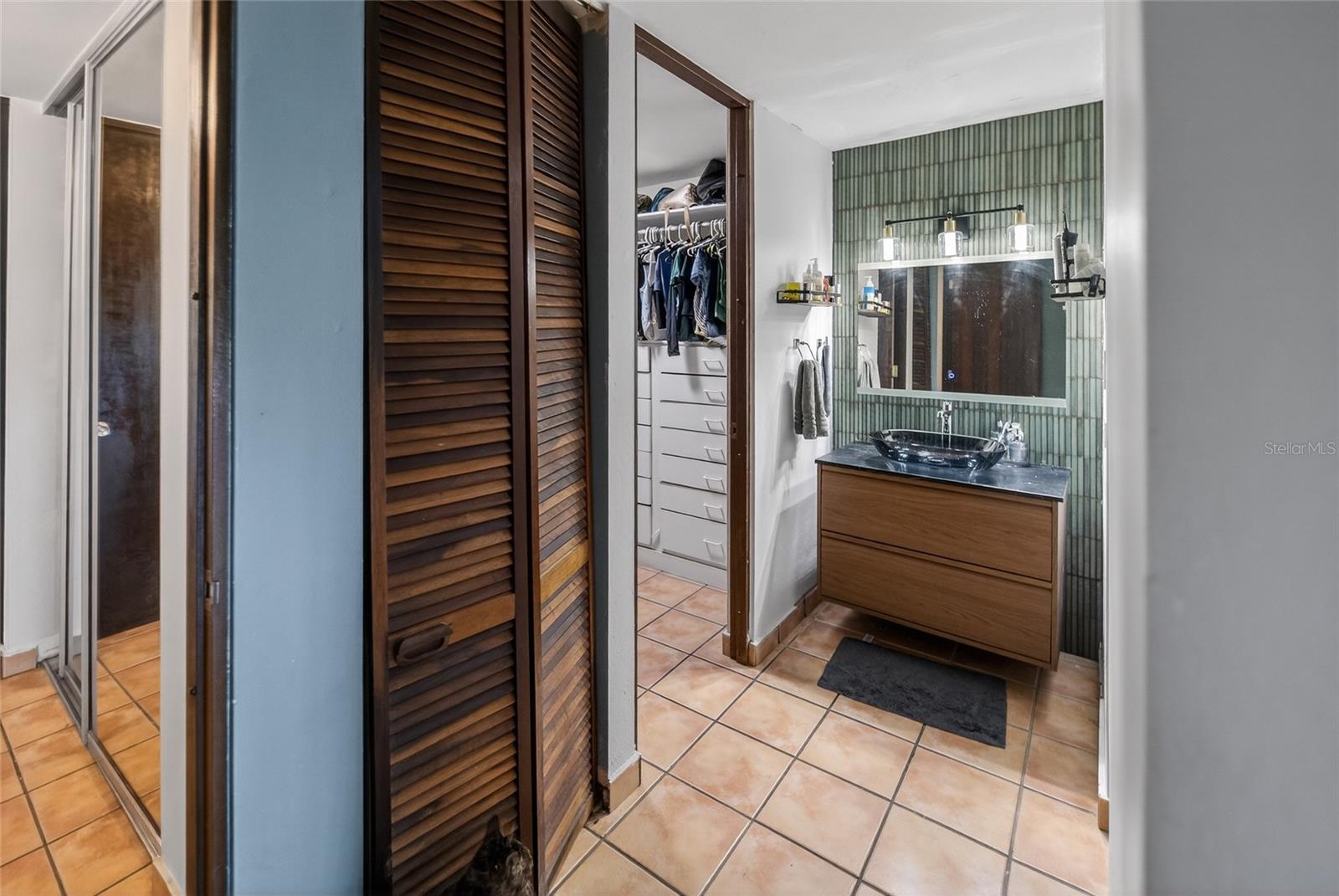 La Villa Gardens 833 #211E