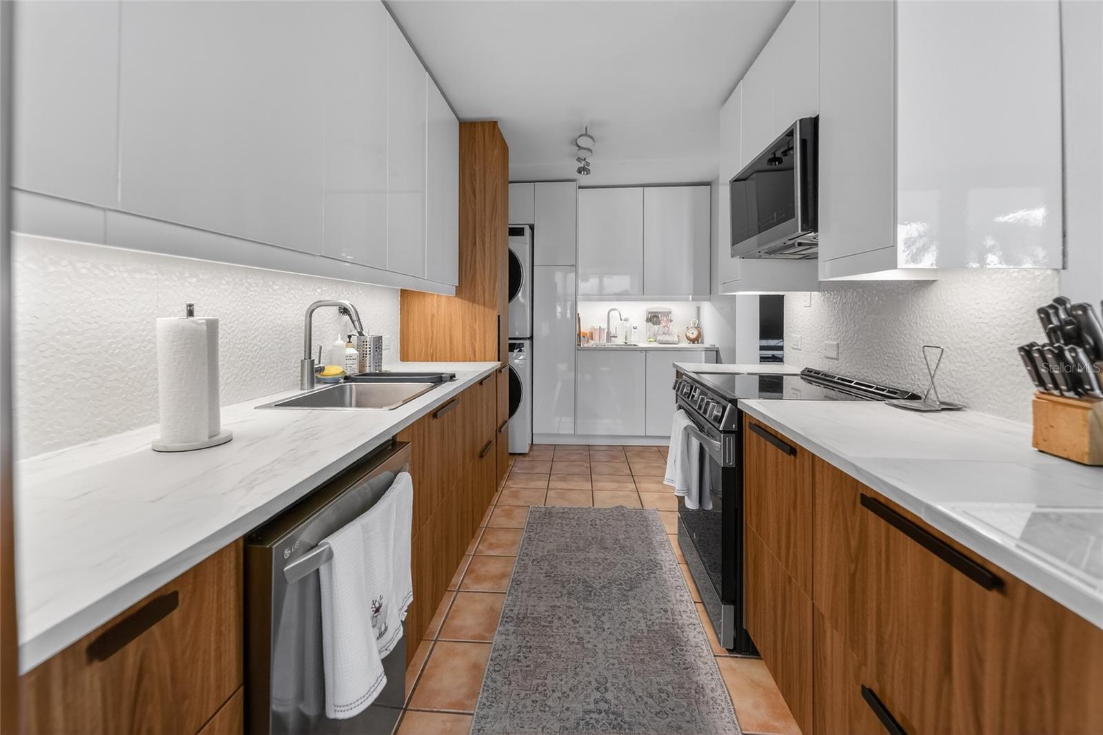 La Villa Gardens 833 #211E