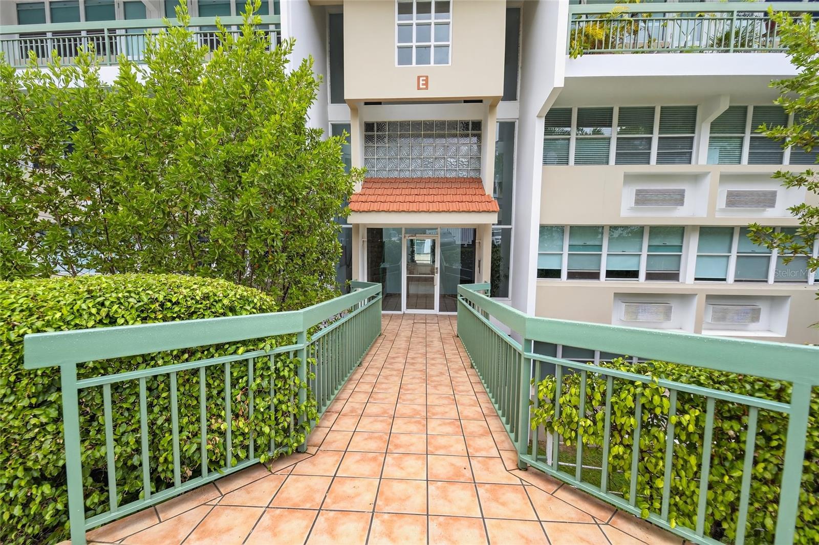 La Villa Gardens 833 #211E