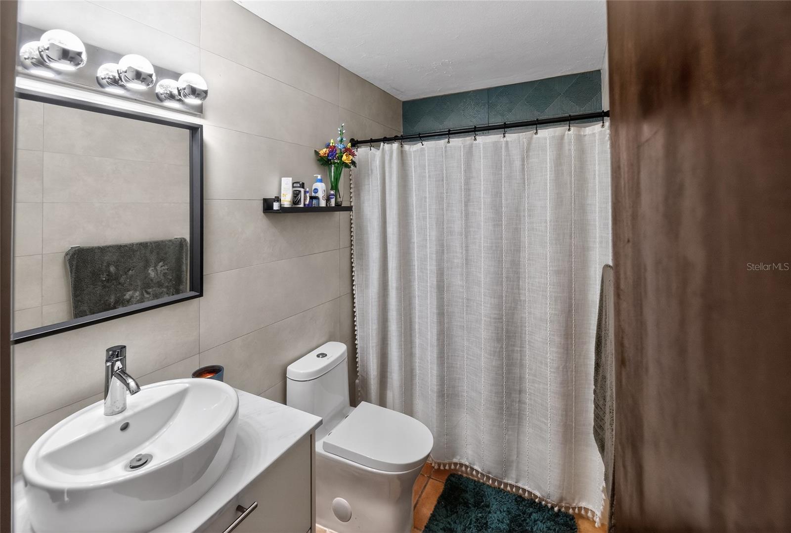 La Villa Gardens 833 #211E