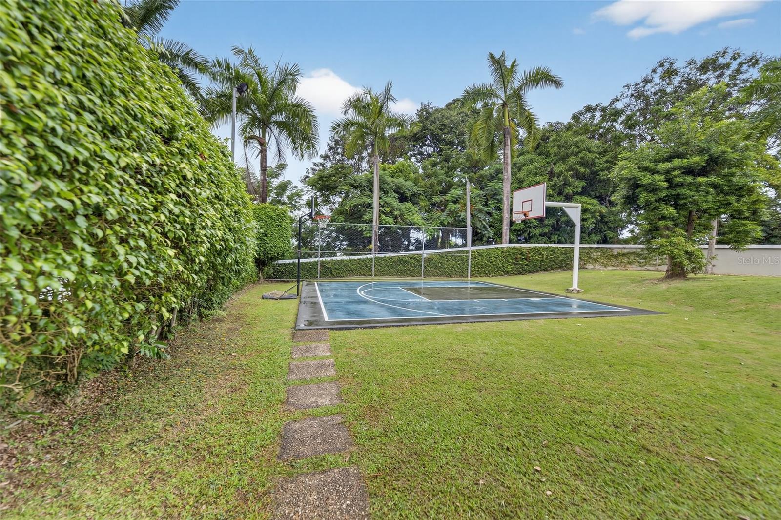 La Villa Gardens 833 #211E